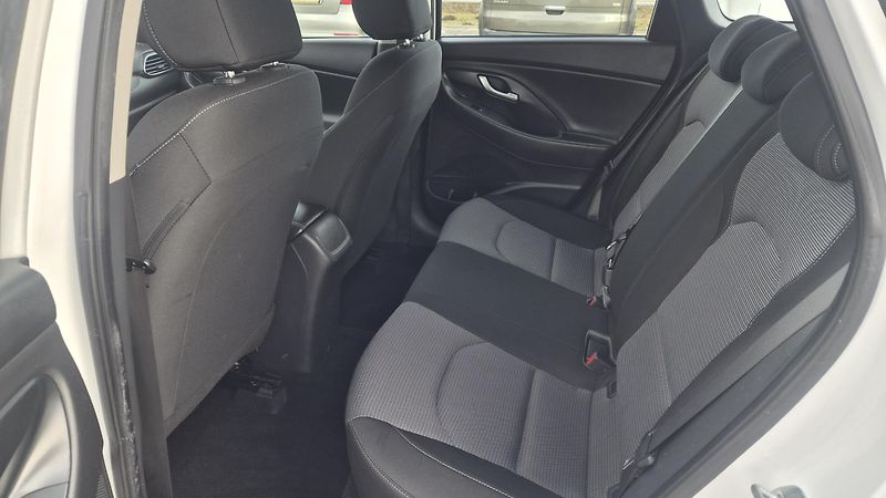 Hyundai i30 1.6CRDi 1.maj CZ záruka DPH - fotka 11 z 21