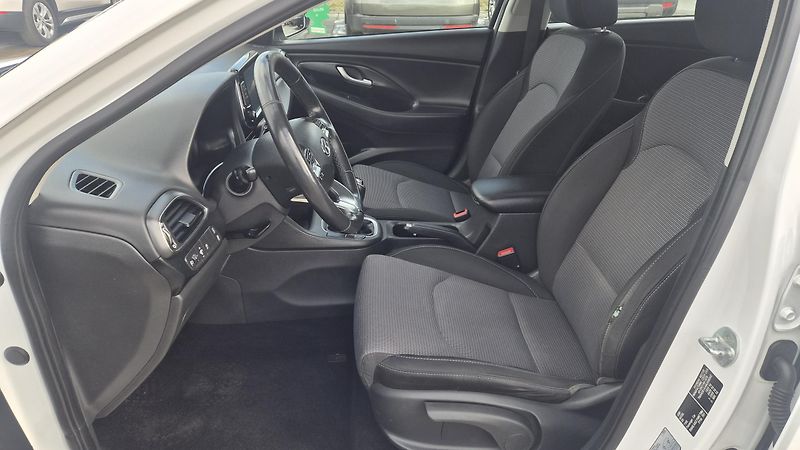 Hyundai i30 1.6CRDi 1.maj CZ záruka DPH - fotka 10 z 21