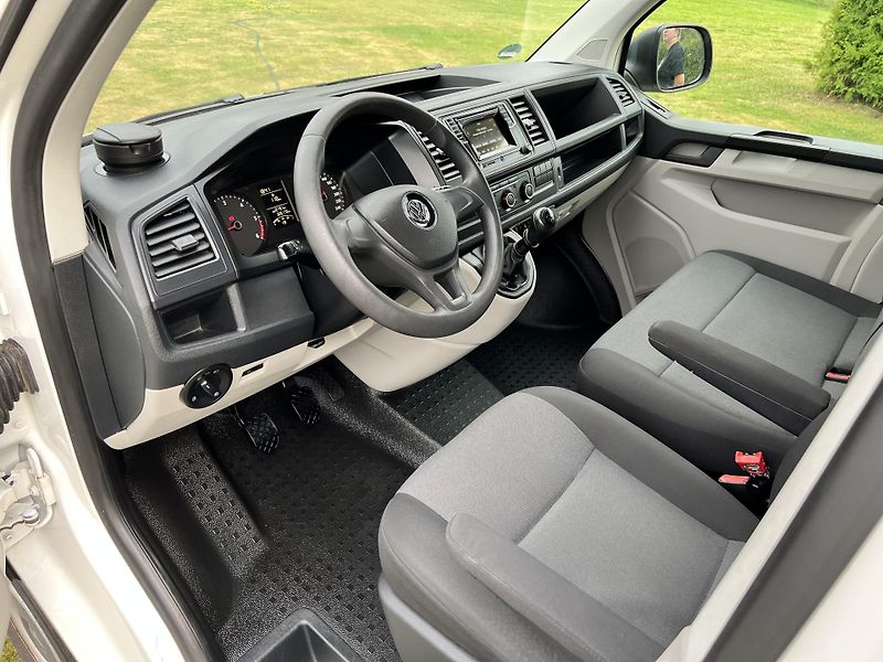 Volkswagen Transporter 2.0TDI 75KW,9MÍST,TZ,KLIMA,1MA - fotka 10 z 37