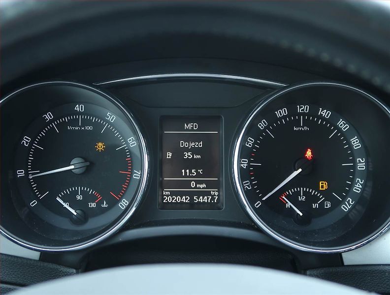 Škoda Superb (2012) Elegance 2.0 TSI, Automat - fotka 11 z 22