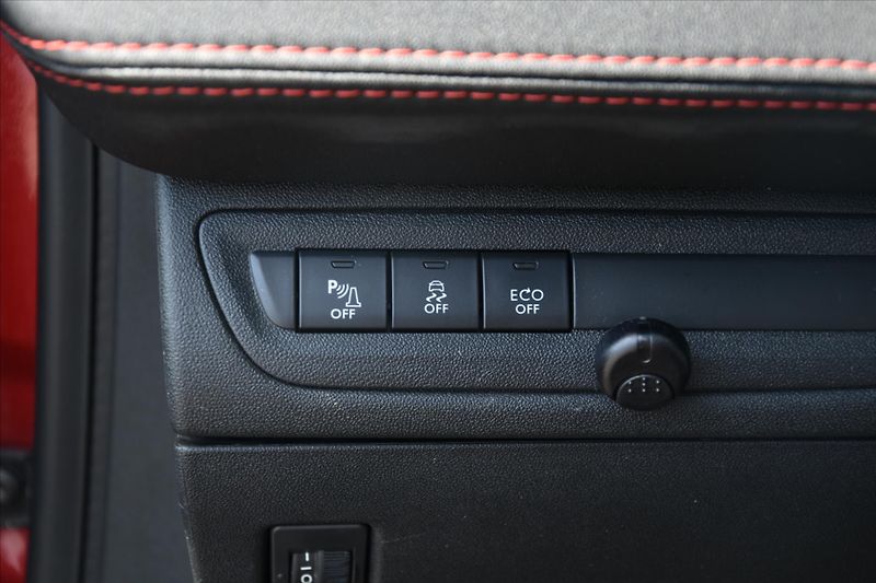 Peugeot 208 GTI 1.6 Ti 153kW PANORAMA ČR - fotka 20 z 22