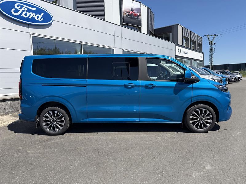 Ford Tourneo Custom (2025) Titanium X L2, Tourneo, 2.0 Ec - fotka 2 z 22