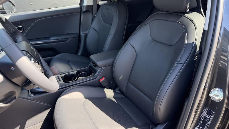 Kia K4 (2026) 1,6 T-GDi 7DCT TOP+17ALU - fotka 10 z 10