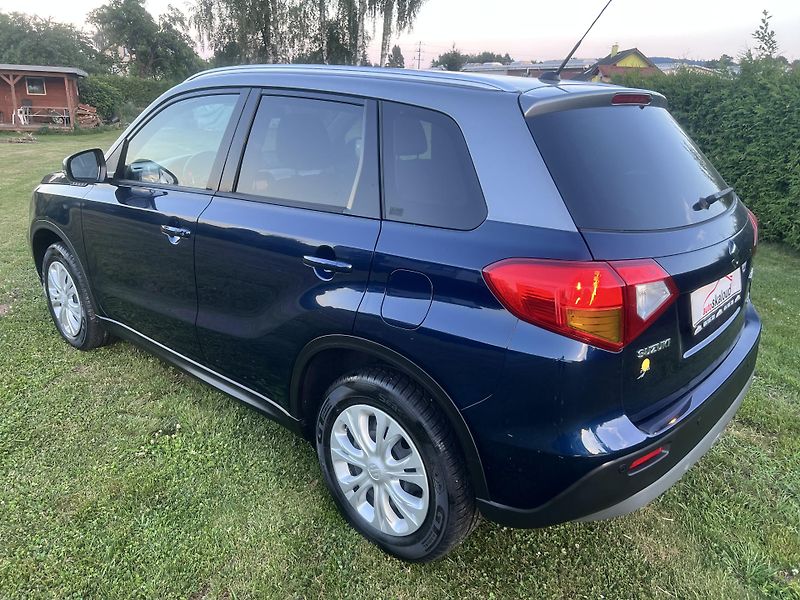 Suzuki Vitara 1,6 88KW,4x4,NAVI,PANORAMA - fotka 5 z 47