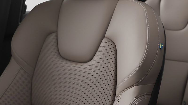 Volvo XC90 (2026) DARK B5 PLUS AWD, LOUNGE, PANO - fotka 7 z 8