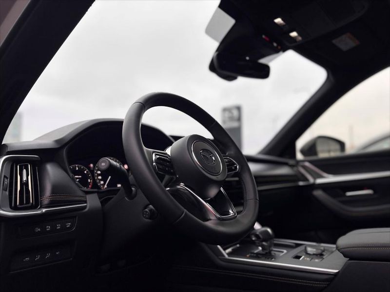 Mazda CX-60 327ps PHEV AWD Homura Plus - fotka 9 z 12