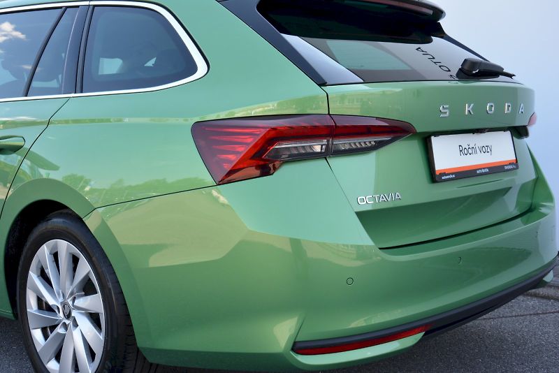 Škoda Octavia (2025) Combi 1.5 TSI 110 kW TOP Selec - fotka 13 z 26
