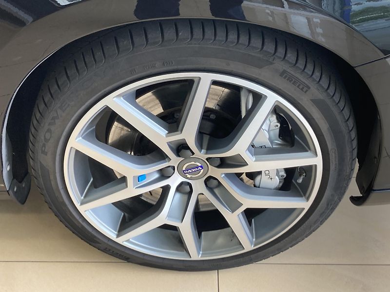 Volvo V60 T6 AWD POLESTAR  - fotka 5 z 38