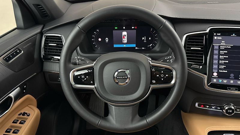 Volvo XC90 2.0 B5 AUT AWD Plus Bright - fotka 9 z 34
