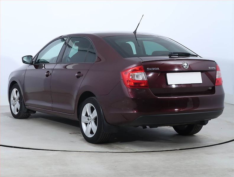 Škoda Rapid (2013) 1.2 TSI, Vyhř. sedaček - fotka 4 z 18