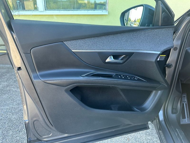 Peugeot 5008 (2018) 1.5HDi 96KW/GTLINE/7MÍST/1MAJ - fotka 11 z 46