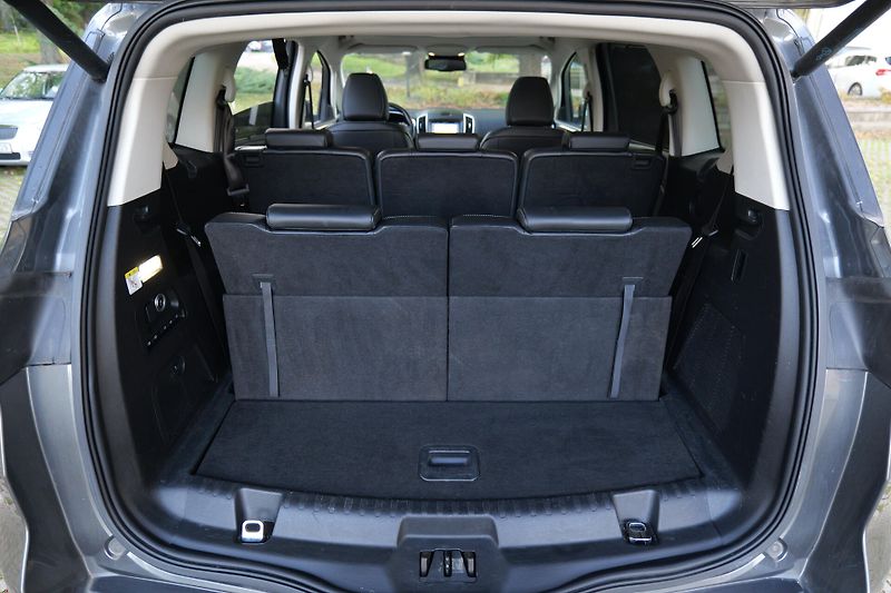 Ford S-MAX 2.0 Kůže Panorama 7 míst Tažné - fotka 48 z 52