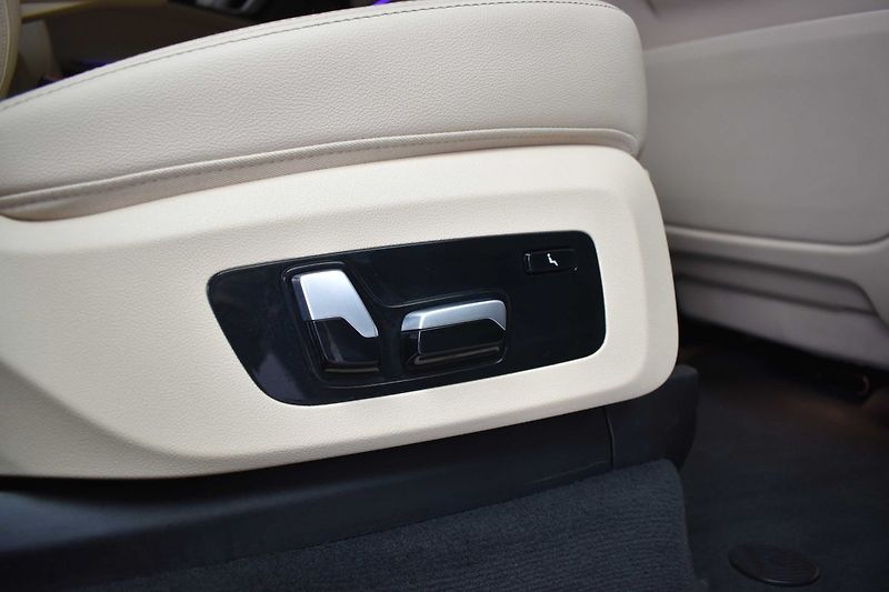BMW X7 xD40d ///M*LASER*VZDUCH*HK*DPH - fotka 12 z 74