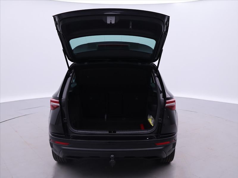 Škoda Karoq 2,0 TDI 4x4 DSG Style LED DPH - fotka 9 z 32
