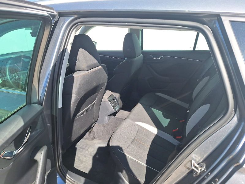 Škoda Kamiq (2025) 1.0 TSI / 85 kW / 7DSG / Top S - fotka 29 z 32