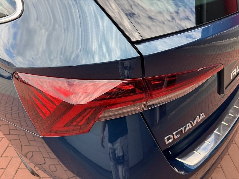 Škoda Octavia (2023) 2.0TDi DSG Ad.LED Webasto - fotka 46 z 50