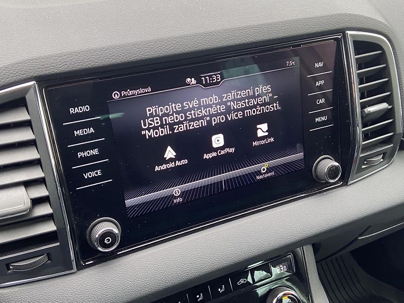 Škoda Karoq 1.5 TSI DSG / 110 kW Style Plu - fotka 20 z 25
