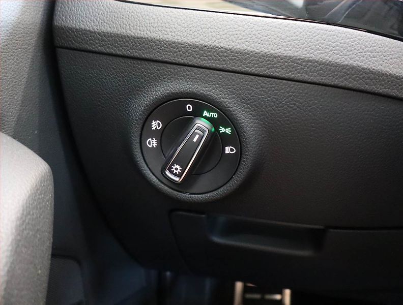 Škoda Superb (2018) 2.0 TDI, 4X4, Automat, Kůže - fotka 31 z 32