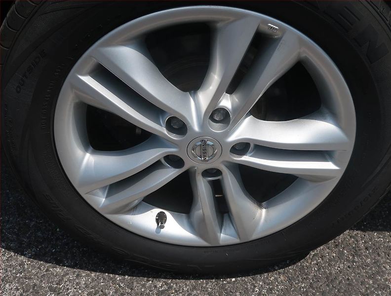 Nissan Qashqai (2012) 1.6 dCi, Serv.kniha, Navi - fotka 15 z 18
