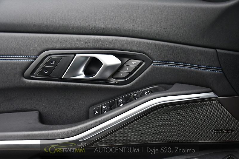 BMW Řada 3 320D xDrive M-SPORT ČR 1.M - fotka 25 z 60