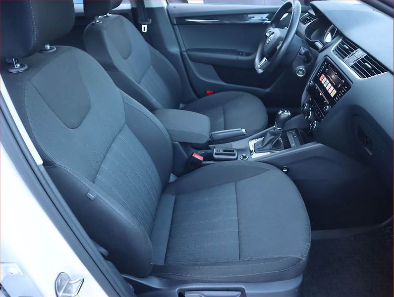 Škoda Octavia (2019) 1.6 TDI, Automat, Serv.kniha - fotka 9 z 21