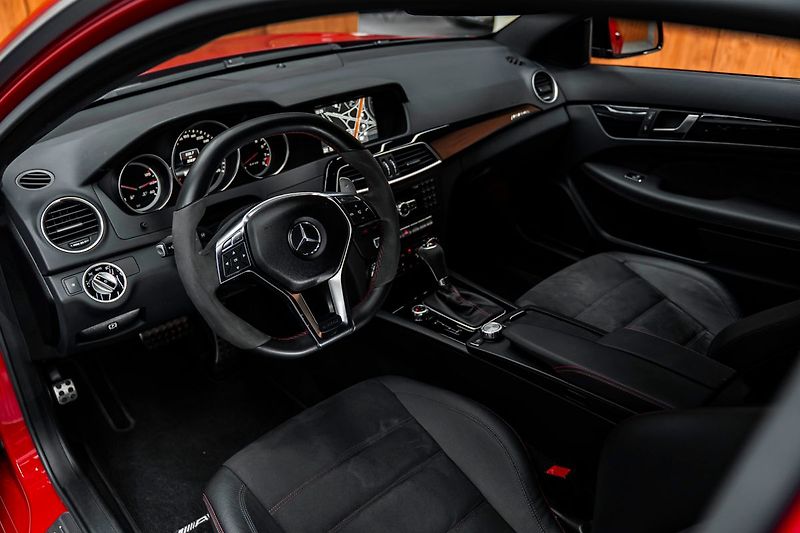 Mercedes-Benz Třídy C Black Series - fotka 6 z 23