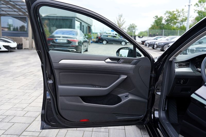 Volkswagen Passat (2020) B8 2.0TDi 90kW DSG - fotka 12 z 45