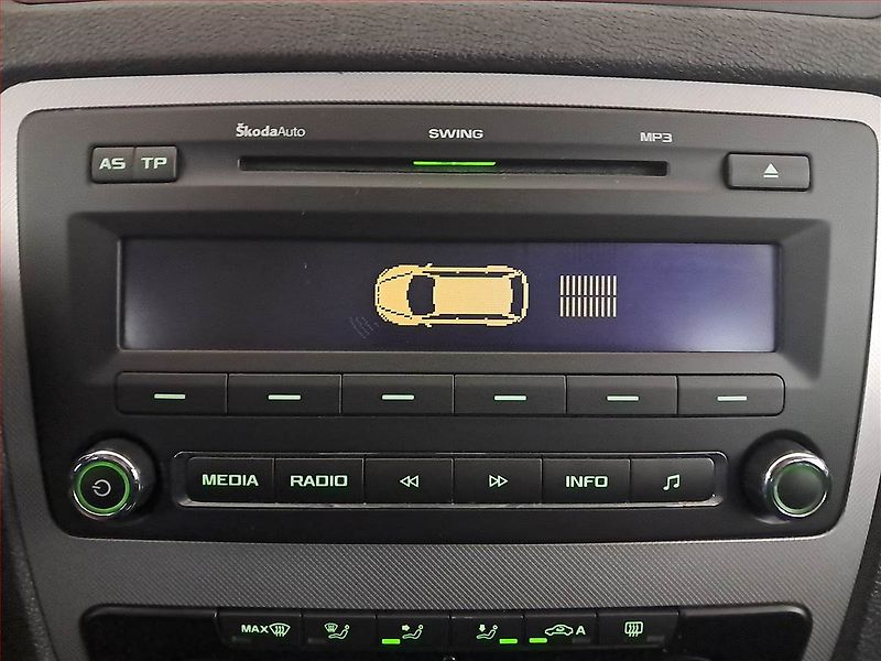 Škoda Octavia (2009) Elegance 1.9 TDI, po STK - fotka 13 z 16