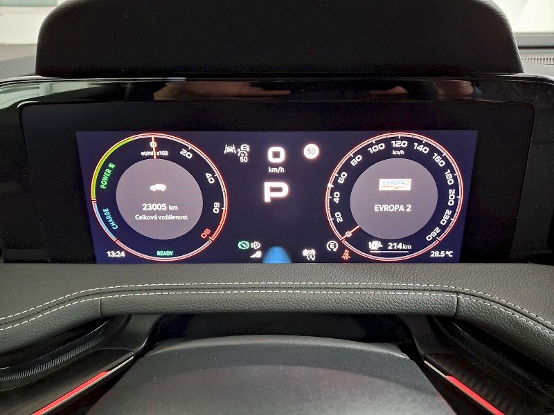 Škoda Superb (2025) iV SportLine DSG 1,5TSi 150kW - fotka 17 z 35