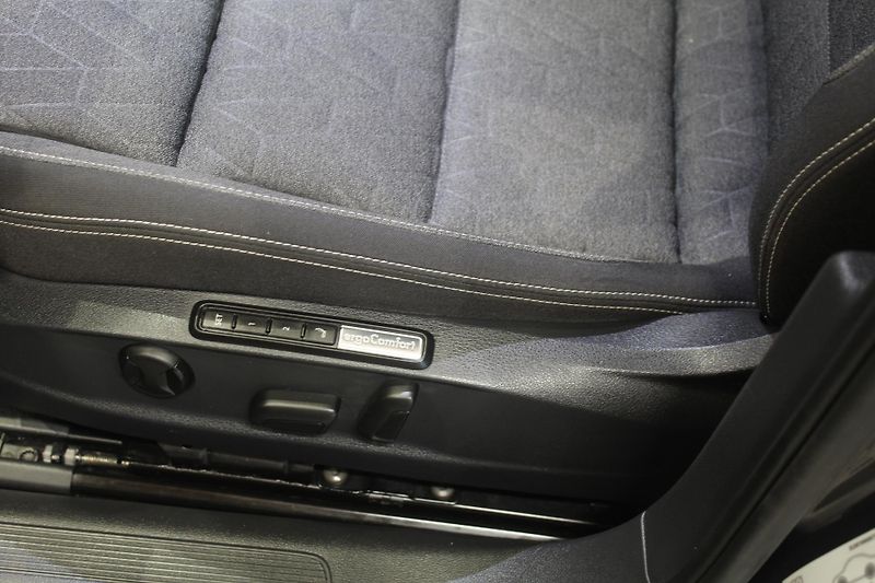 Volkswagen Passat (2022) 2.0TDI DSG Display Tažné  - fotka 18 z 39