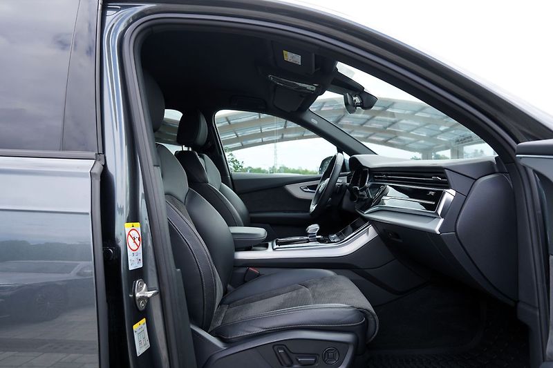 Audi Q7 50 TDI/Q/360/22/Sline/DPH - fotka 29 z 48