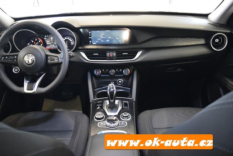 Alfa Romeo Stelvio 2.2 JTD Q4 FACELIFT 2021 - fotka 30 z 56