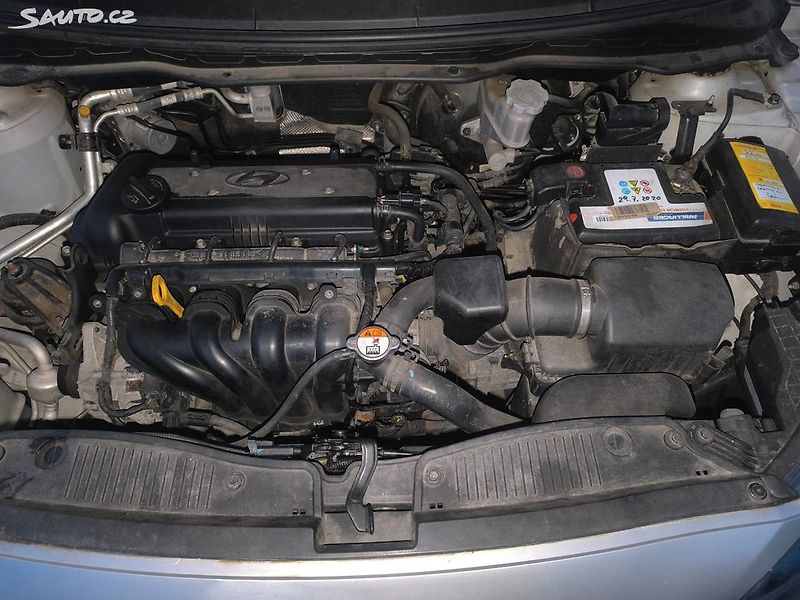 Hyundai i20 1,4,MAX VÝBAVA,100KM,1MAJ50LET - fotka 21 z 28