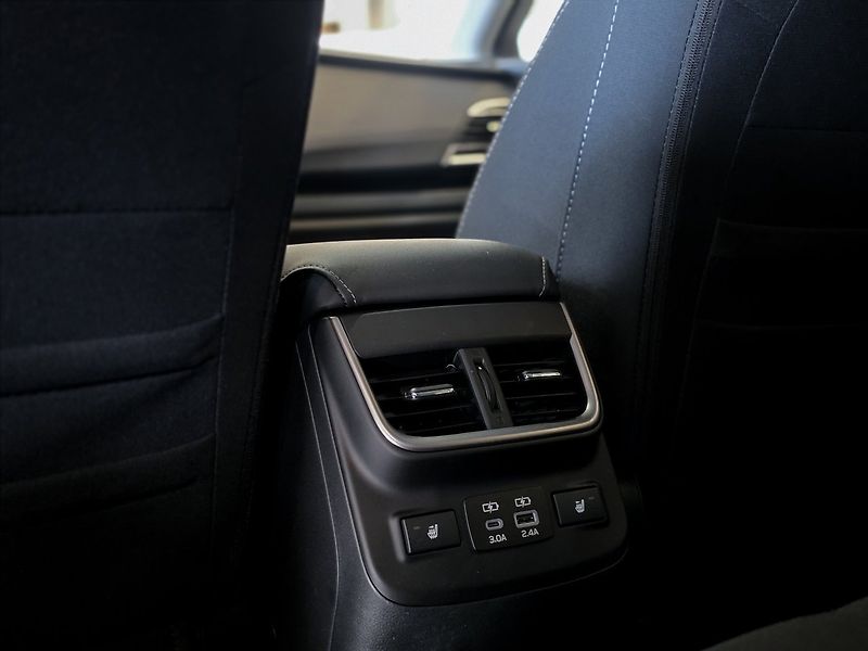 Subaru Outback 2.5i 4WD Active - fotka 8 z 12