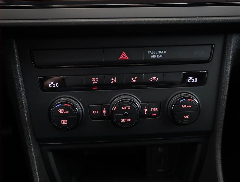 Seat Leon (2016) 1.2 TSI, Serv.kniha, Tempomat - fotka 11 z 18