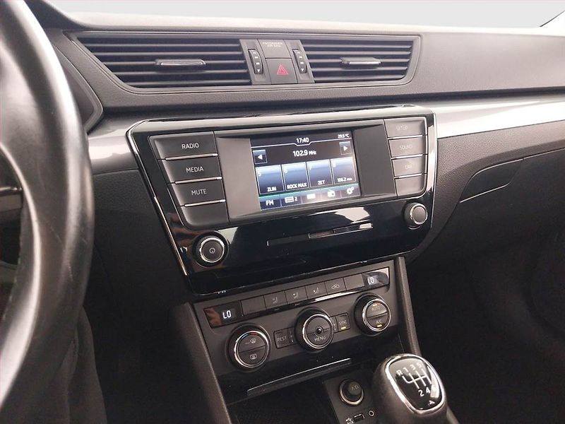Škoda Superb (2016) Ambition 1.4 TSI, Serv.kniha - fotka 12 z 19