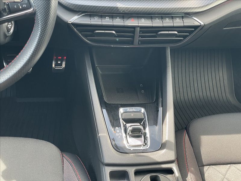 Škoda Octavia 2,0 TDI 4x4 DSG Combi RS TAŽNÉ - fotka 13 z 22