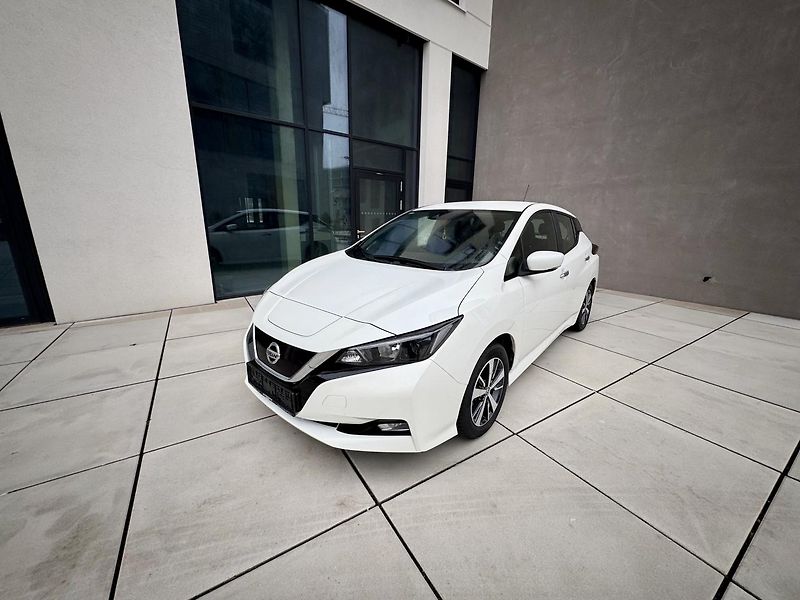 Nissan Leaf (2020) Acenta 110KW 1 MAJITEL KAMERA  - fotka 39 z 40