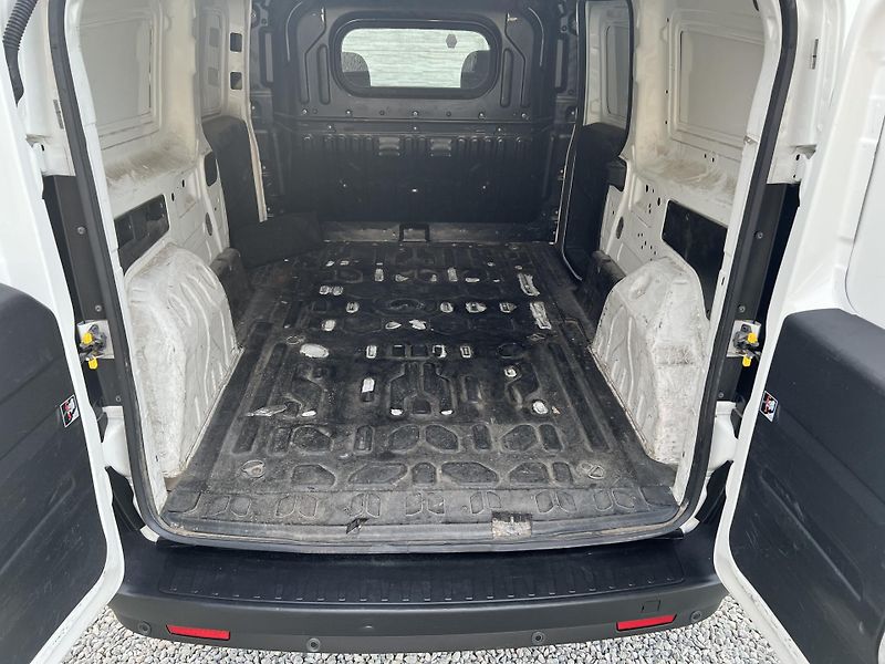 Fiat Dobló (2020) 1.6 MTJ, 77kw, SK, DPH, 1.MAJ - fotka 15 z 19