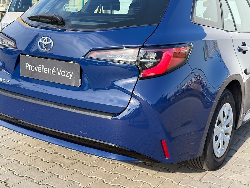 Toyota Corolla 1.2 Turbo Active - fotka 25 z 25