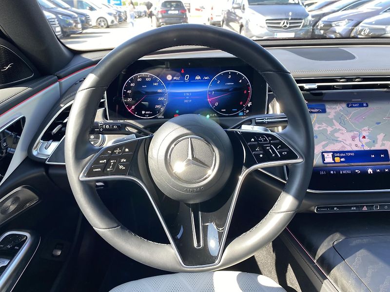 Mercedes-Benz Třídy E E 450 d 4MATIC All-Terrain - fotka 12 z 27