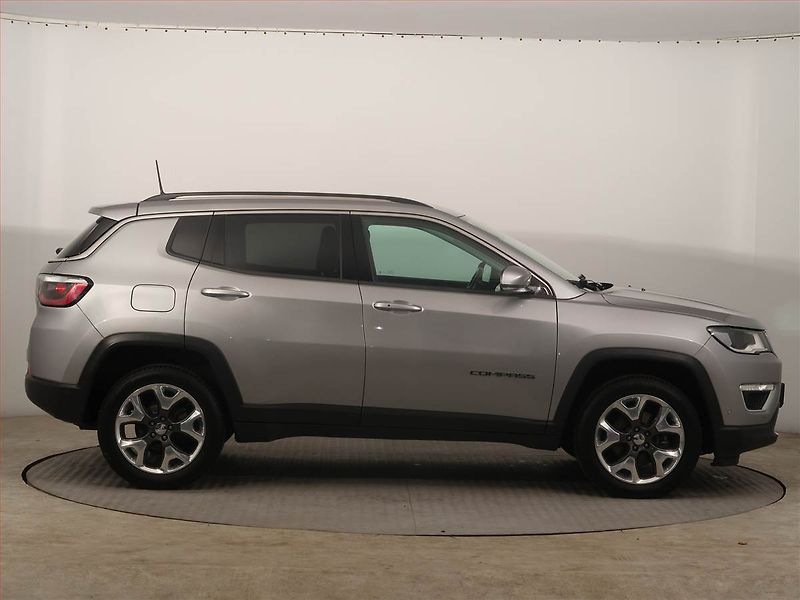 Jeep Compass (2020) 2.0 MultiJet, 4X4, Serv.kniha - fotka 6 z 16