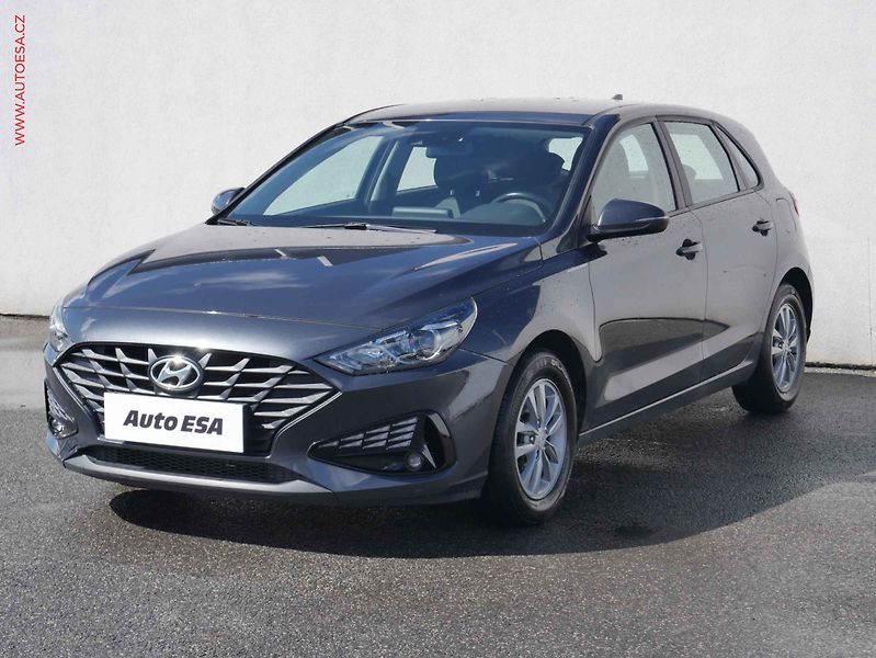 Hyundai i30 (2020) 1.5 DPi, 2.maj,ČR, AC, park - fotka 3 z 21