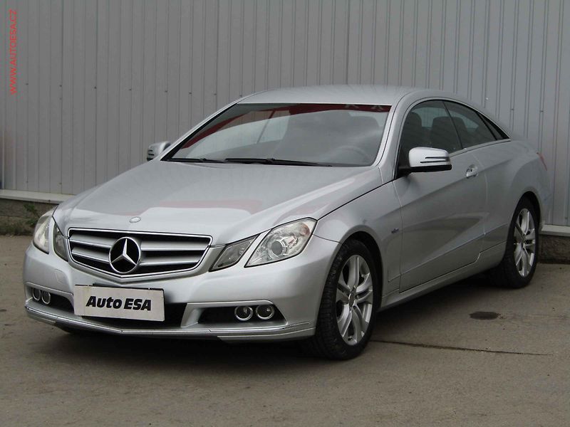Mercedes-Benz Třídy E (2010) 1.8 CGi E 250 CGi, AT, tempo - fotka 3 z 20