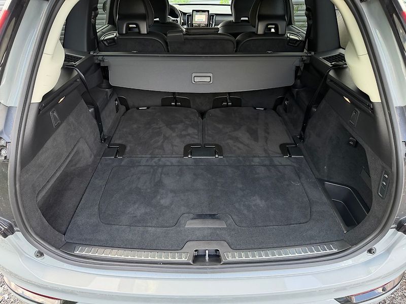 Volvo XC90 PLUS B5, 360°, VZDUCH - fotka 15 z 24