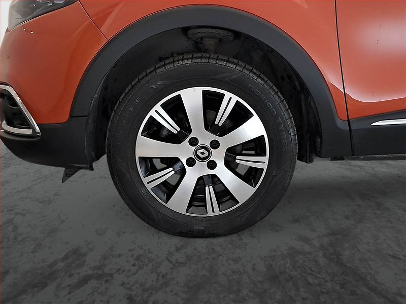 Renault Captur (2017) Limited 1.2 TCe, ČR,1.maj - fotka 15 z 19