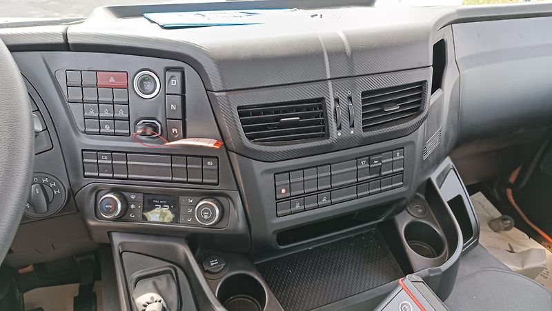 Iveco T-WAY AD190T36W 4x4 Nosič kontejnerů - fotka 6 z 25