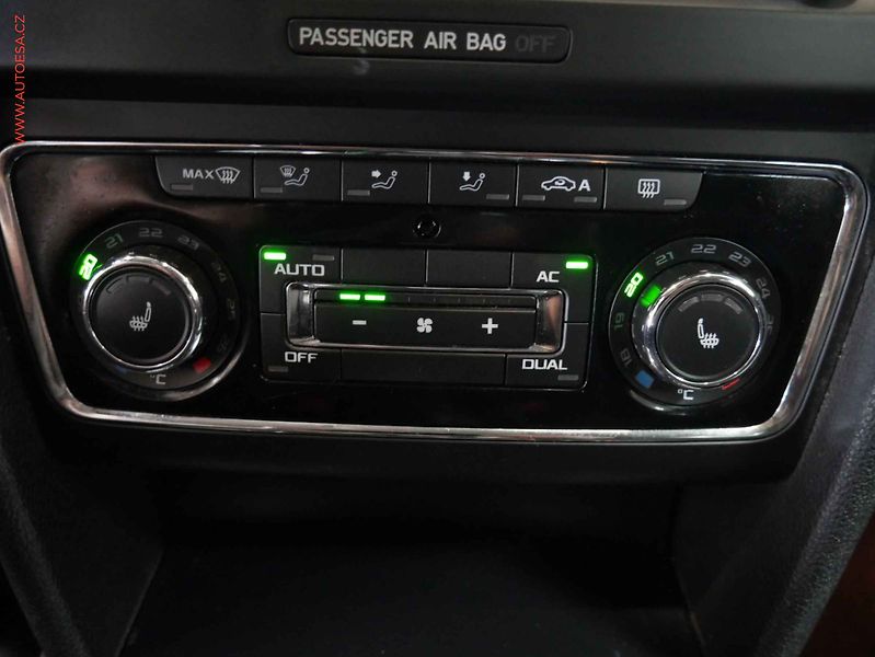 Škoda Superb (2012) 2.0 TDi, Elegance, DSG, kůže - fotka 15 z 22
