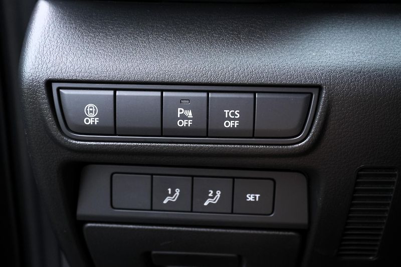 Mazda MX-30 e-Skyactiv, ACC, HUD, Kamera - fotka 28 z 35