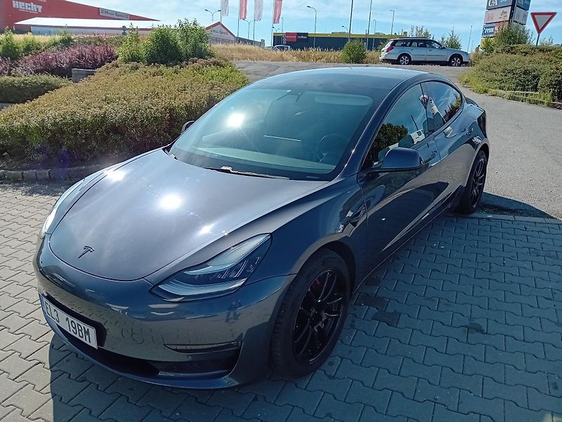 Tesla Model 3 AUTOPILOT/LONG RANGE/ZÁRUKA! - fotka 1 z 15